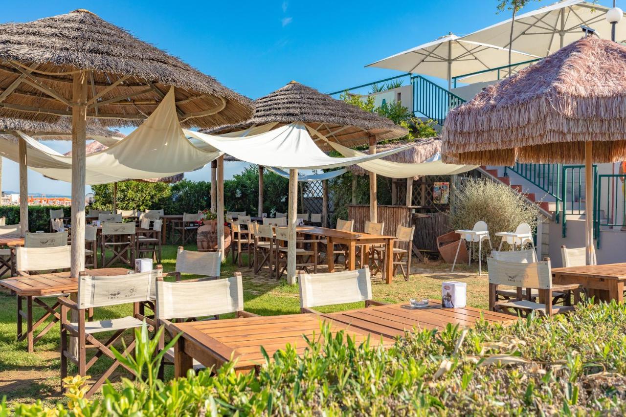 Case Vacanze Blue Bay Resort ロゼート・デッリ・アブルッツィ エクステリア 写真