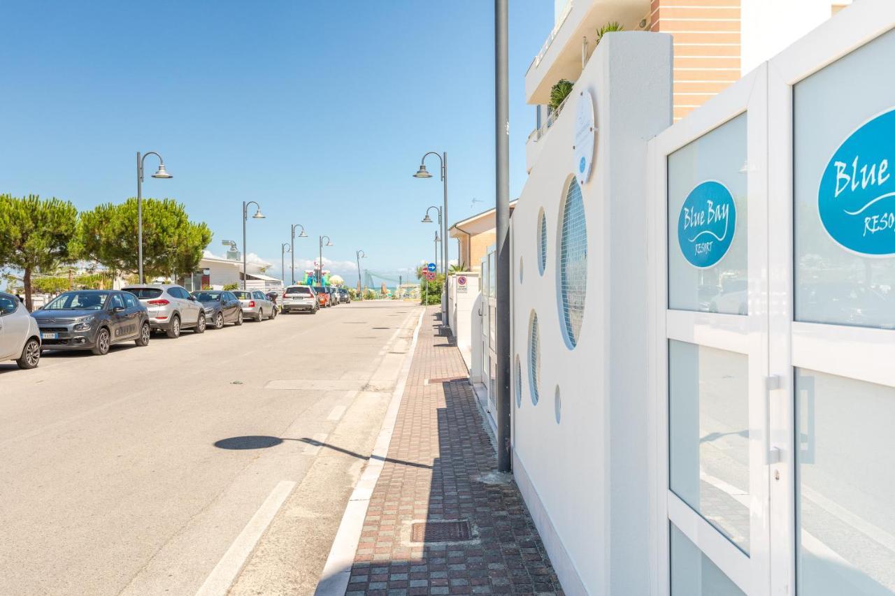 Case Vacanze Blue Bay Resort ロゼート・デッリ・アブルッツィ エクステリア 写真