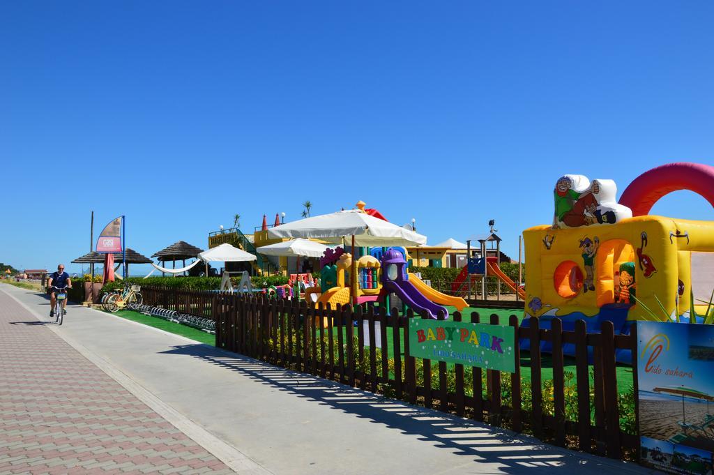 Case Vacanze Blue Bay Resort ロゼート・デッリ・アブルッツィ エクステリア 写真