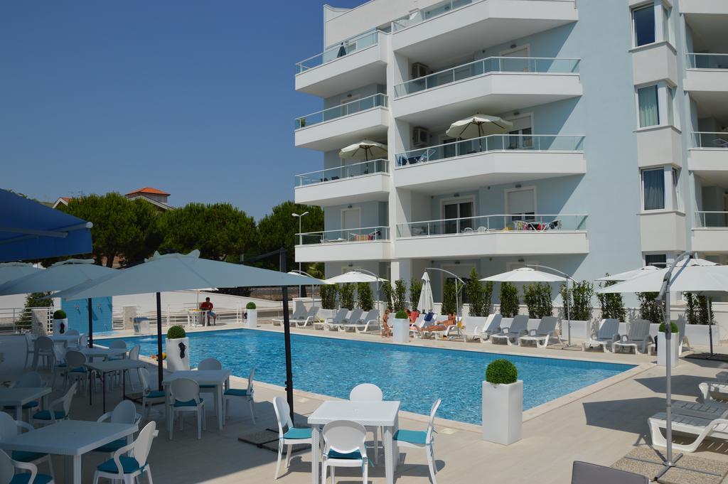 Case Vacanze Blue Bay Resort ロゼート・デッリ・アブルッツィ エクステリア 写真